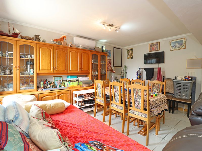 Modern 3 bedroom house for sale in Summerset, Midrand—Ideal for families seeking comfort & style - Photo 8