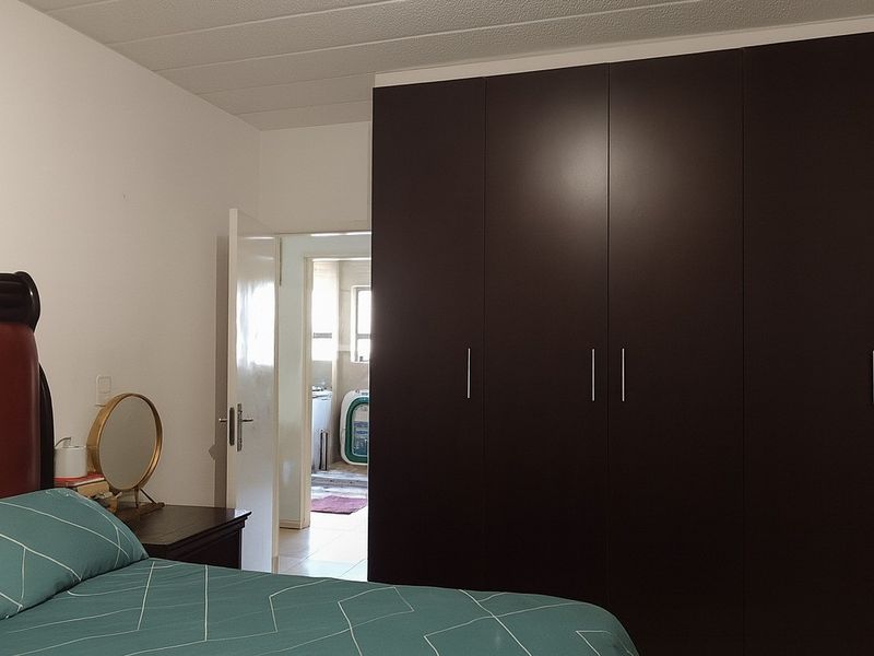 Cozy & Convenient 2 Bedroom Apartment Perfect for Young family | Roommates | Investors - Photo 7