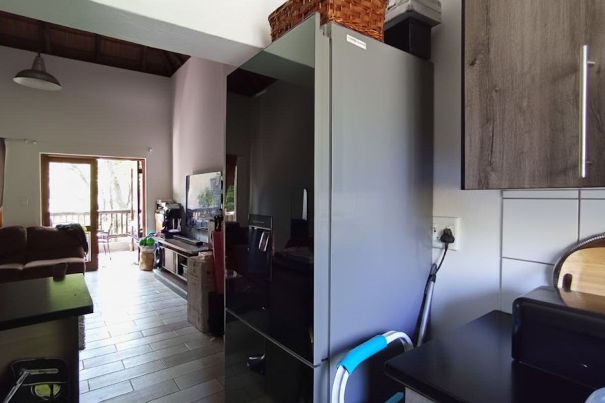 Cozy & Convenient 2 Bedroom Apartment Perfect for Young family | Roommates | Investors - Photo 5