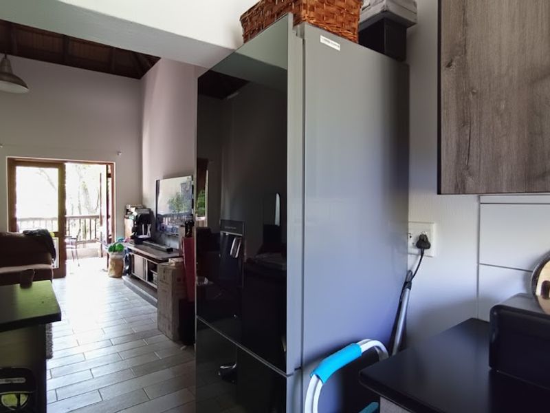 Cozy & Convenient 2 Bedroom Apartment Perfect for Young family | Roommates | Investors - Photo 5