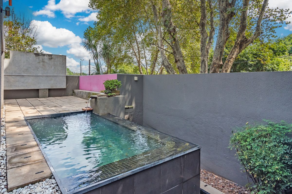 ELEGANT. MODERN. PLUS COTTAGE. - Photo 2