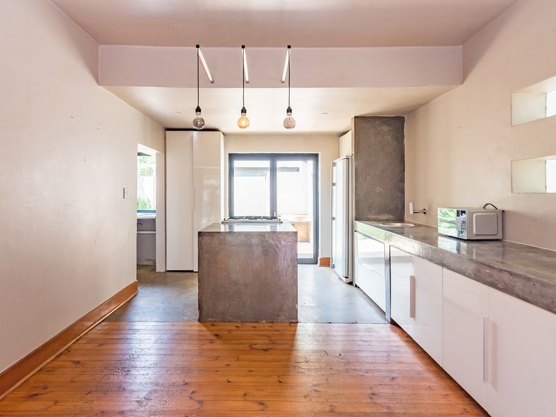 ELEGANT. MODERN. PLUS COTTAGE. - Photo 6