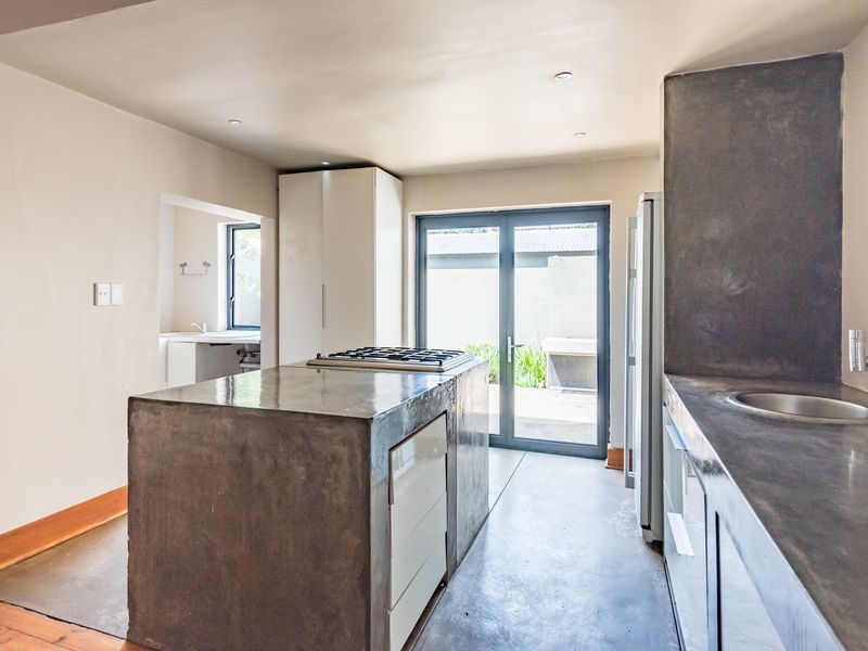 ELEGANT. MODERN. PLUS COTTAGE. - Photo 10