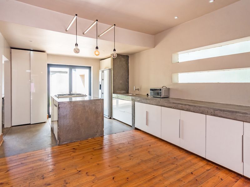 ELEGANT. MODERN. PLUS COTTAGE. - Photo 9