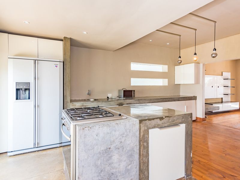 ELEGANT. MODERN. PLUS COTTAGE. - Photo 8