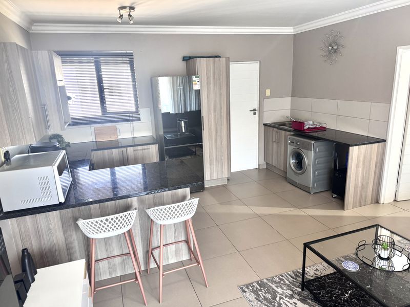 PRICED TO SELL.  TOP FLOOR LOCK UP-AND-GO. PET FRIENDLY. - Photo 9