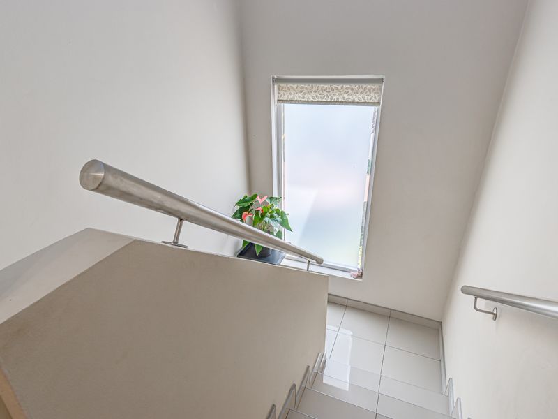 Modern 2 Bedroom, 2 Bathroom Townhouse, In a Safe,  upmarket Complex In Sunninghill, For Sale - Photo 9