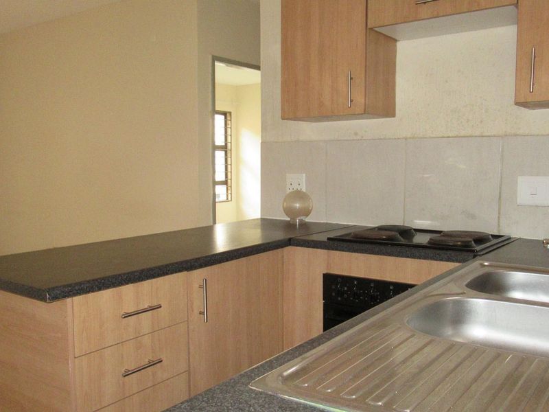 Summer Gardens - Photo 2