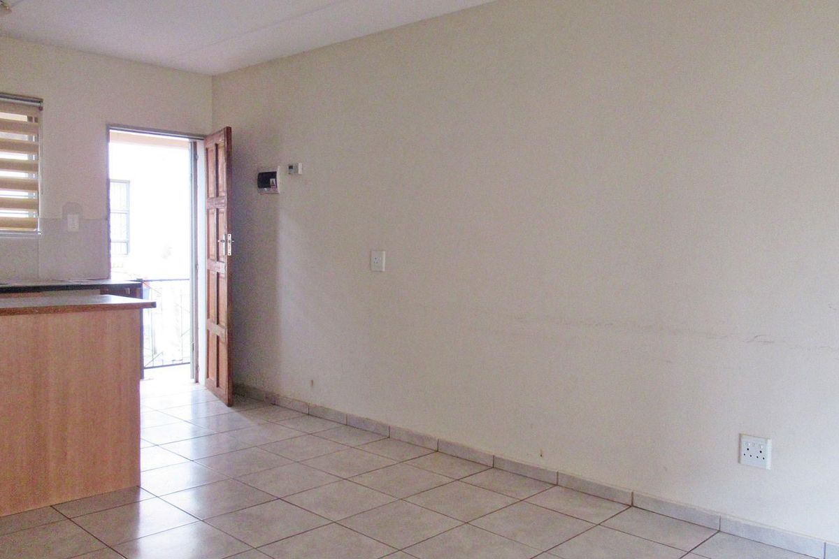 Summer Gardens - Photo 4