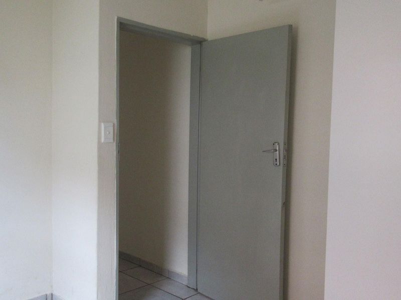 Summer Gardens - Photo 10