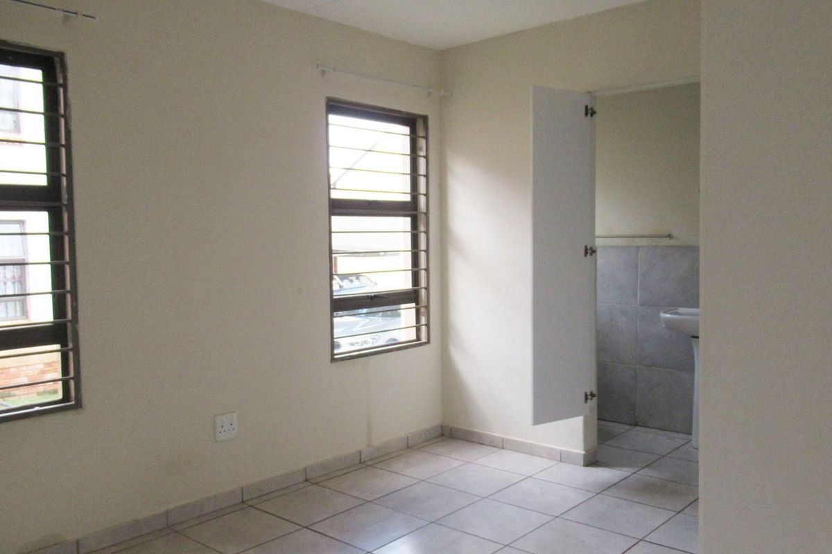 Summer Gardens - Photo 5