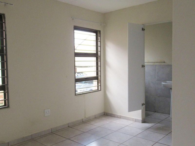 Summer Gardens - Photo 5