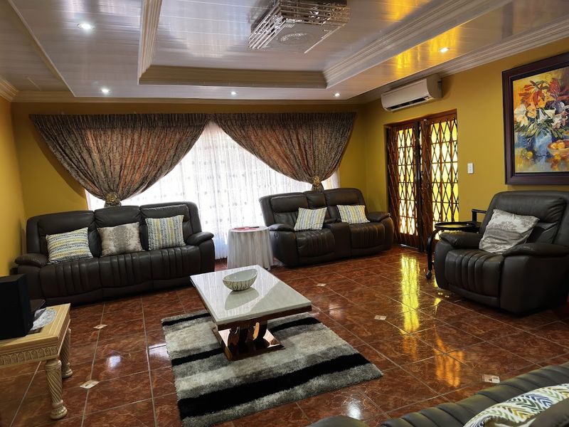 A Canvas for Your Dream Home –Transform This Spacious Ninapark Property Into Something Extraordinary - Photo 10