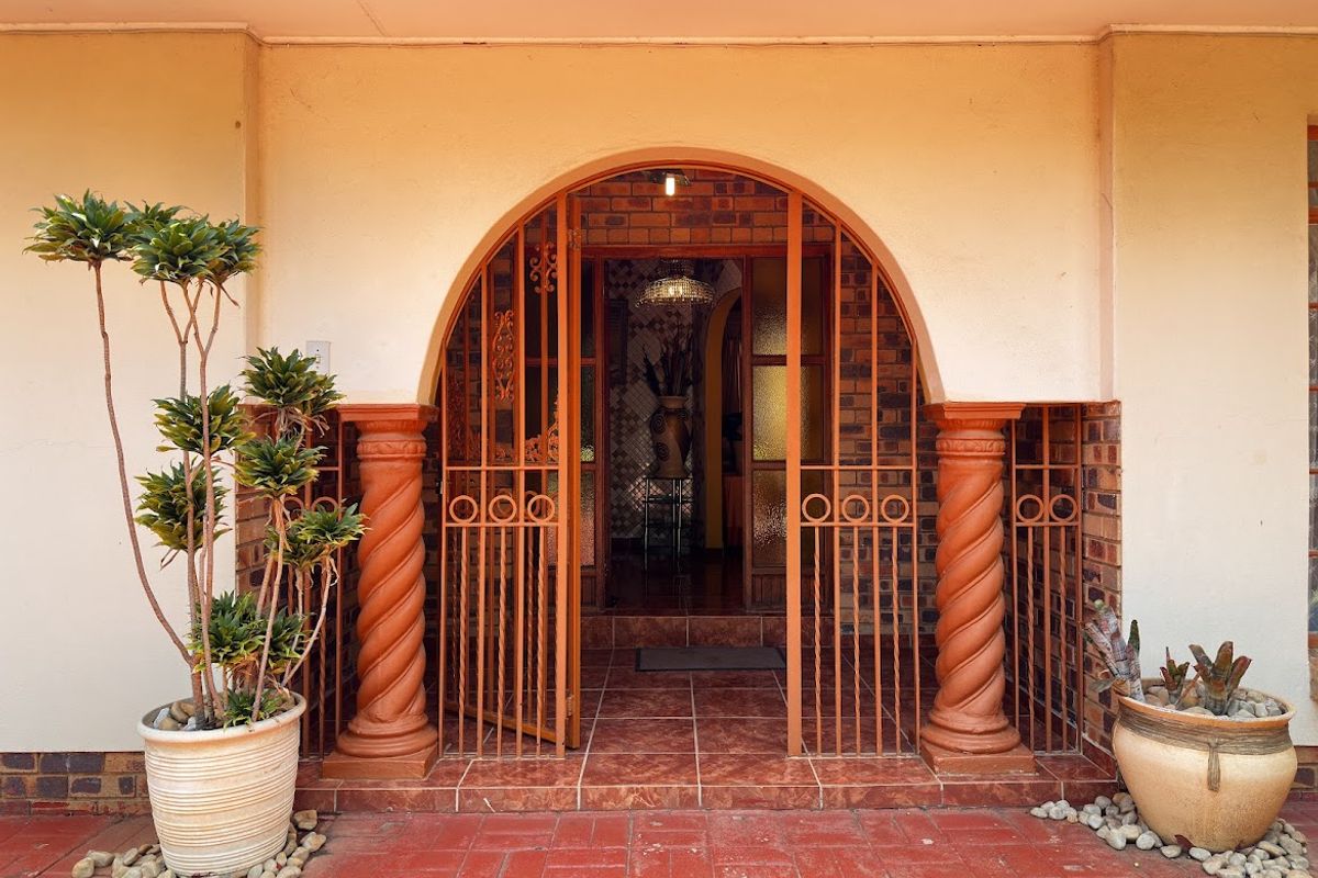 A Canvas for Your Dream Home –Transform This Spacious Ninapark Property Into Something Extraordinary - Photo 5