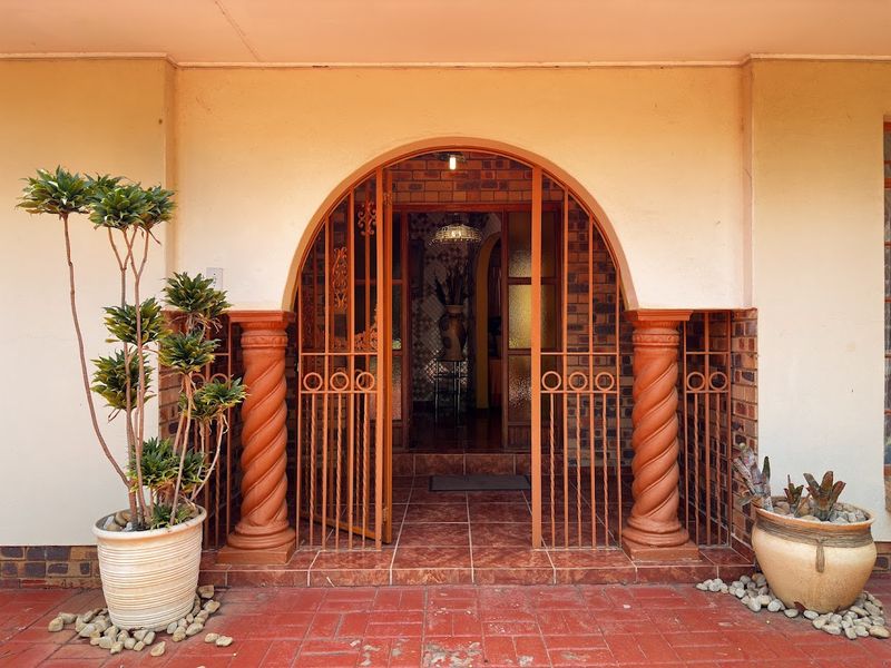 A Canvas for Your Dream Home –Transform This Spacious Ninapark Property Into Something Extraordinary - Photo 5