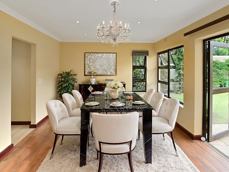 IMMACULATE THREE BEDROOM RESIDENCE - Photo 6