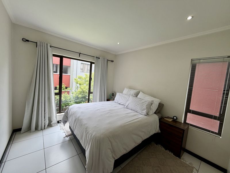 Charming 2-bedroom apartment for sale in Barbeque Downs, Midrand—perfect for modern living! - Photo 5
