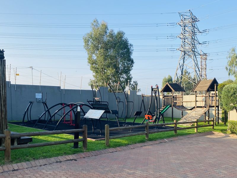 Charming 2-bedroom apartment for sale in Barbeque Downs, Midrand—perfect for modern living! - Photo 8