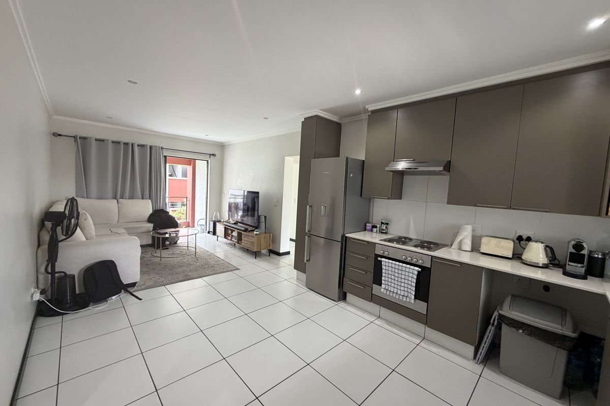 Charming 2-bedroom apartment for sale in Barbeque Downs, Midrand—perfect for modern living! - Photo 3