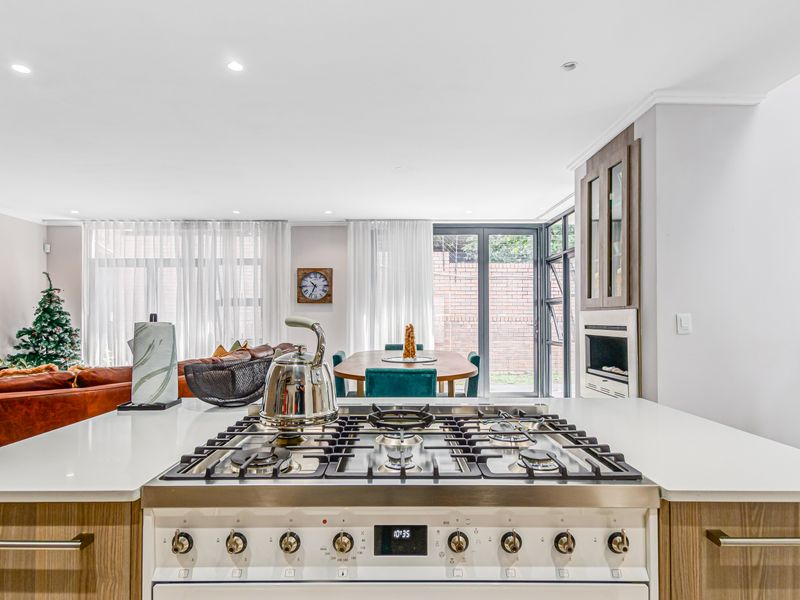 Modern Luxury. Prime Location. Instant Envy - Photo 3