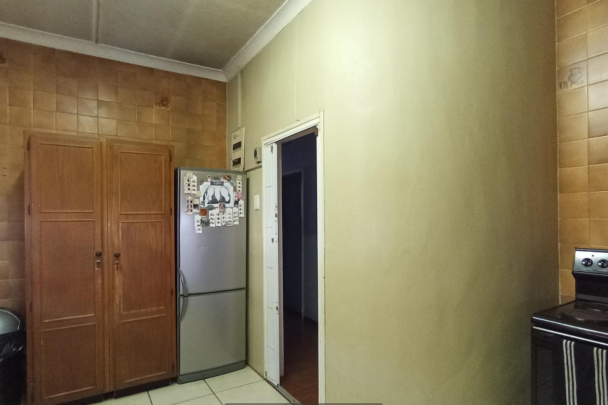 Stunning 3-bedroom Freehold home for sale in Florida North, Roodepoort - your dream home awaits! - Photo 5