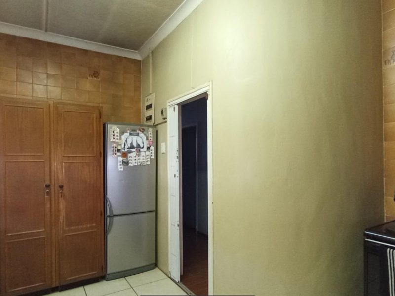 Stunning 3-bedroom Freehold home for sale in Florida North, Roodepoort - your dream home awaits! - Photo 5