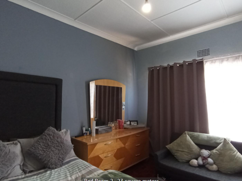 Stunning 3-bedroom Freehold home for sale in Florida North, Roodepoort - your dream home awaits! - Photo 9