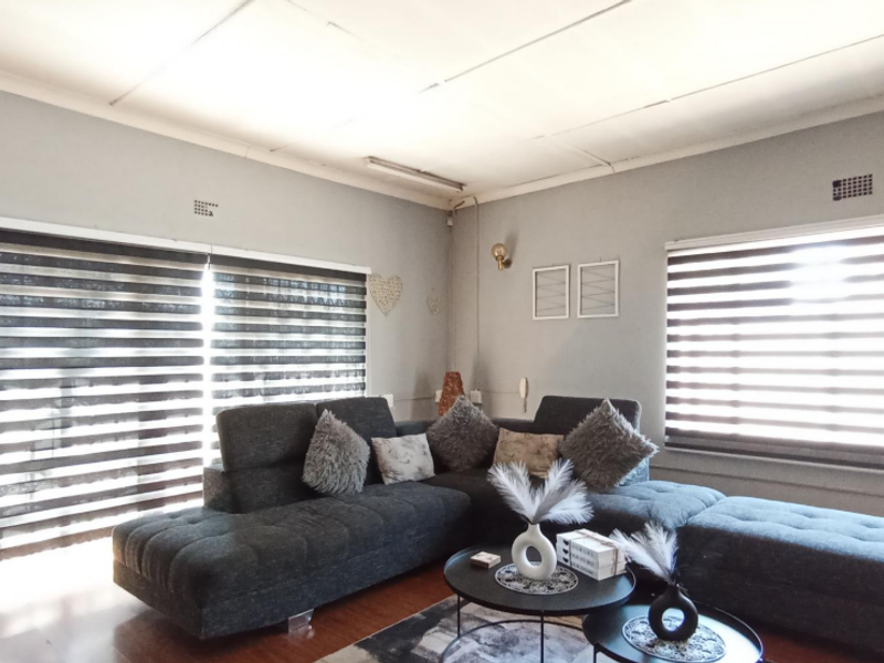 Stunning 3-bedroom Freehold home for sale in Florida North, Roodepoort - your dream home awaits! - Photo 6