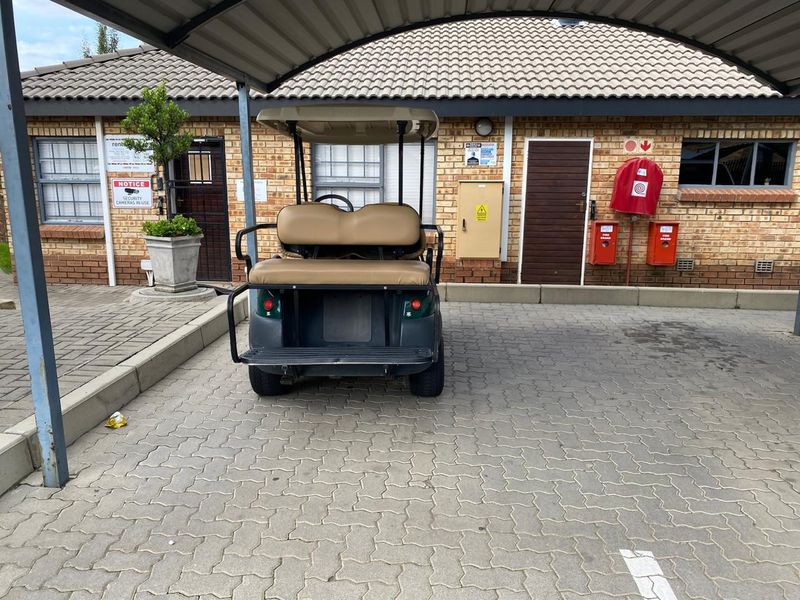 Ground Floor 1 Bedroom Apartment for Sale in Noordwyk, Midrand - Photo 4