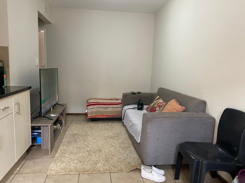 Ground Floor 1 Bedroom Apartment for Sale in Noordwyk, Midrand - Photo 8