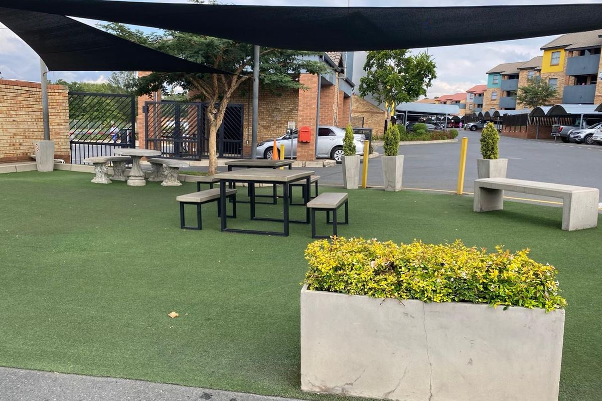 Ground Floor 1 Bedroom Apartment for Sale in Noordwyk, Midrand - Photo 3