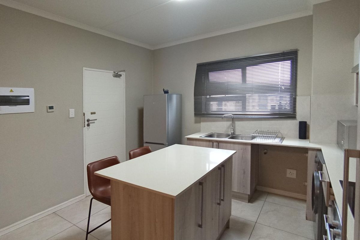 Modern living 2 Bedroom Apartment in a prime location awaits you!!! - Photo 3