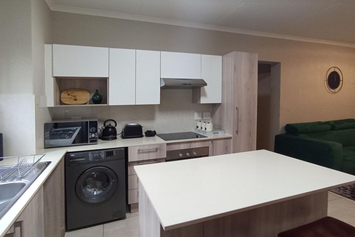 Modern living 2 Bedroom Apartment in a prime location awaits you!!! - Photo 4