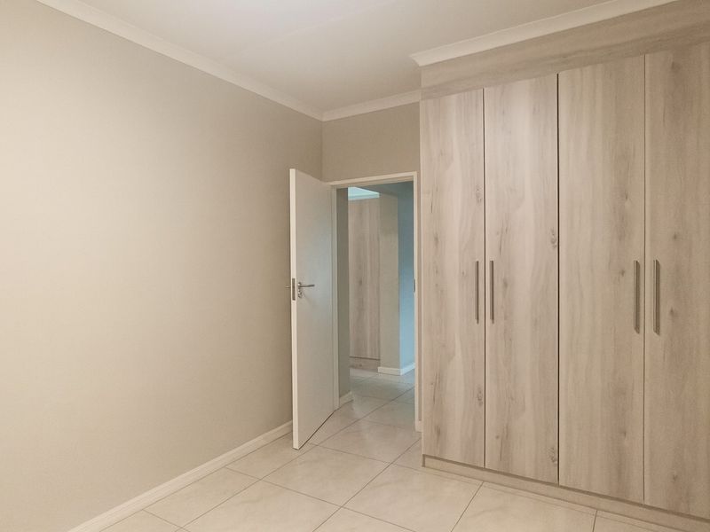 Modern living 2 Bedroom Apartment in a prime location awaits you!!! - Photo 8