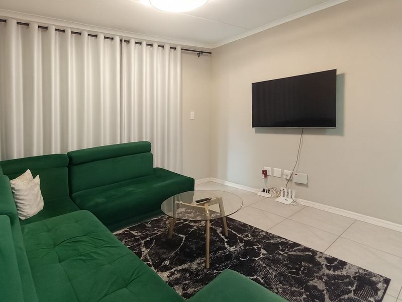 Modern living 2 Bedroom Apartment in a prime location awaits you!!! - Photo 5