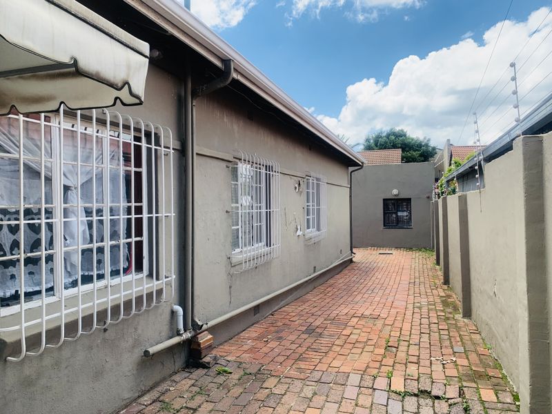 House For Sale In Johannesburg - Photo 3