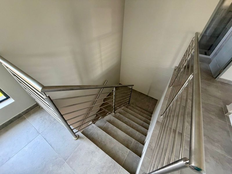 Stunning 4-bedroom home in Thatchfield Hills, Centurion—modern living with spacious comfort awaits! - Photo 9