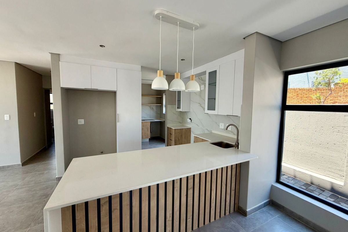 Stunning 4-bedroom home in Thatchfield Estate, Centurion—modern living with a vibrant community fee - Photo 4