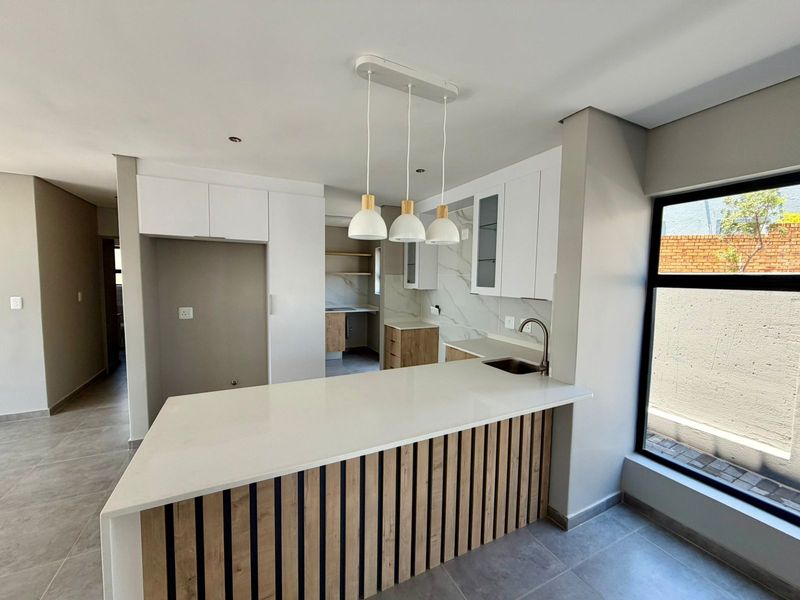 Stunning 4-bedroom home in Thatchfield Estate, Centurion—modern living with a vibrant community fee - Photo 4
