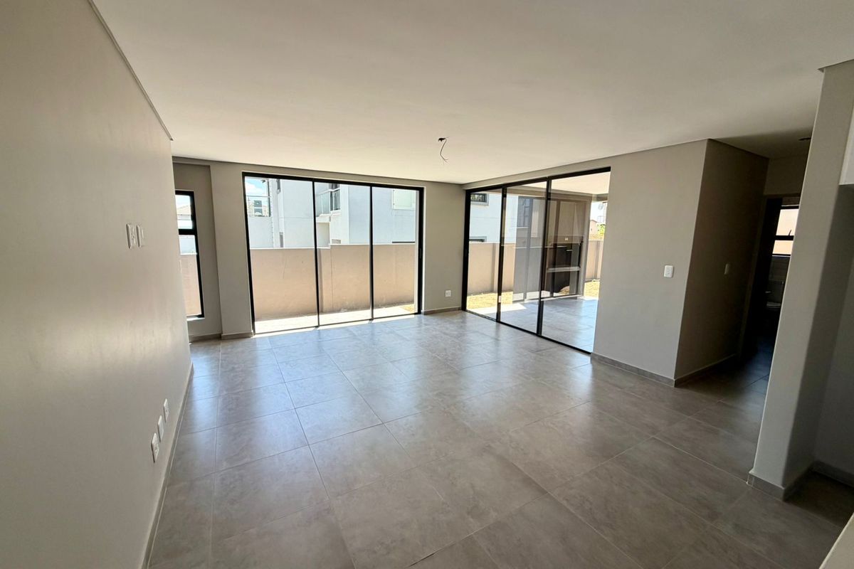 Stunning 4-bedroom home in Thatchfield Estate, Centurion—modern living with a vibrant community fee - Photo 3