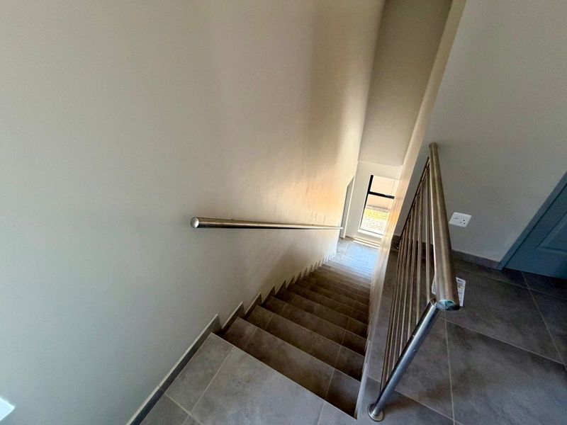 Stunning 4-bedroom home in Thatchfield Estate, Centurion—modern living with a vibrant community fee - Photo 9