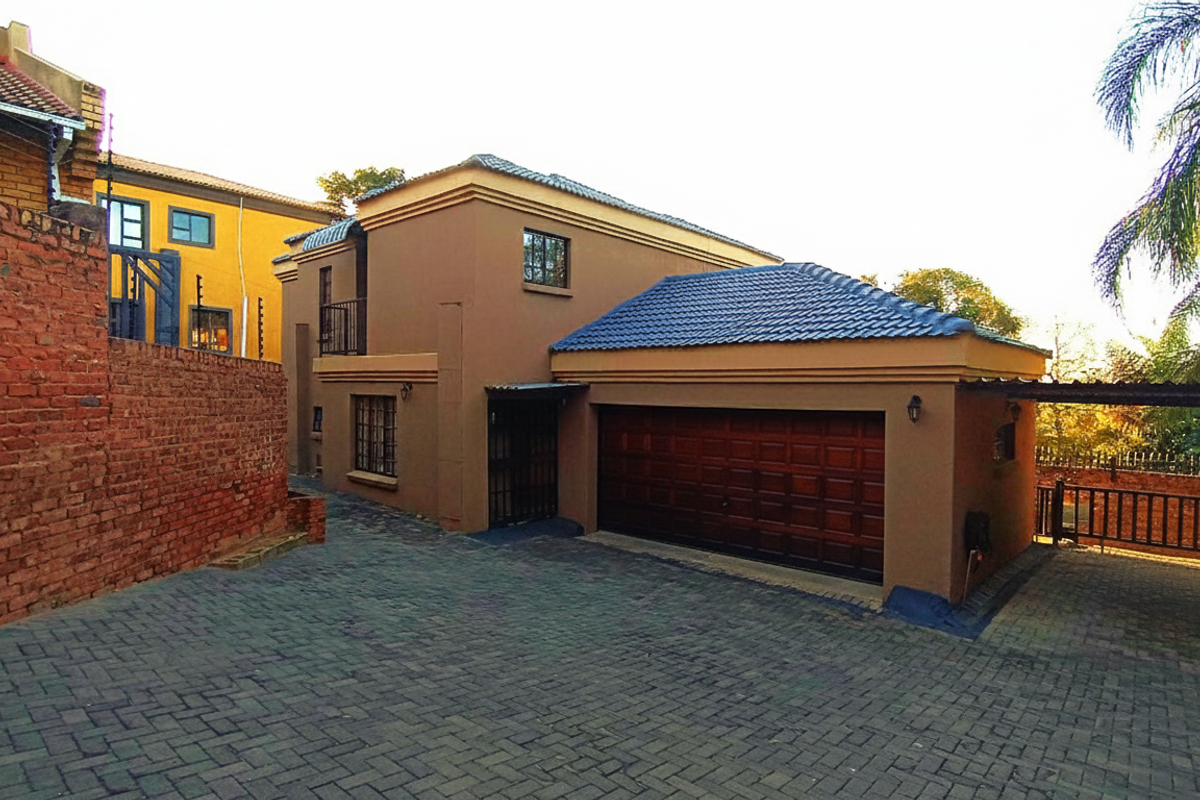 Sectional Title home in Ninapark - Photo 2