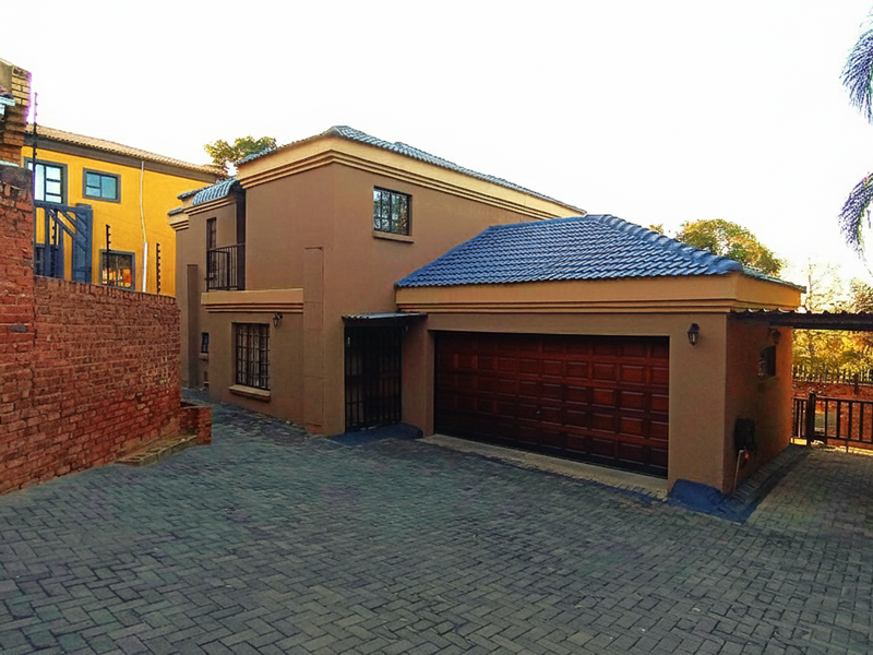 Sectional Title home in Ninapark - Photo 2