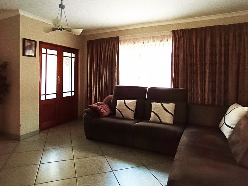 Sectional Title home in Ninapark - Photo 3