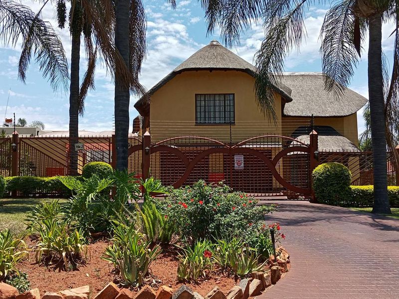 3 Bedroom House for sale in Amandasig - Photo 2