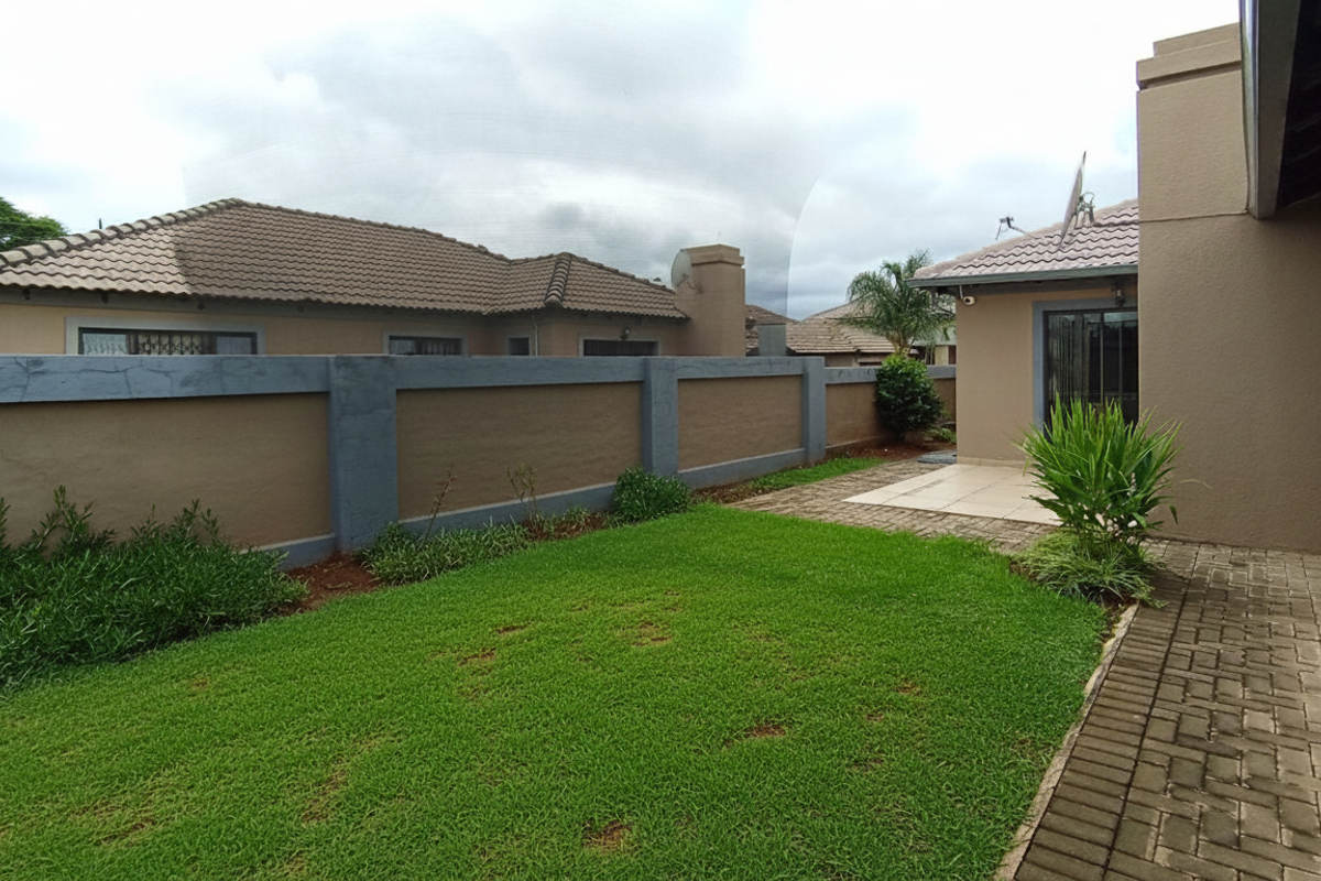 3-Bedroom Residence with Comfortable Living Space in Eldorette - Photo 2