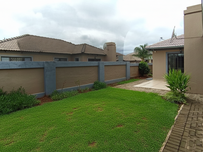 3-Bedroom Residence with Comfortable Living Space in Eldorette - Photo 2