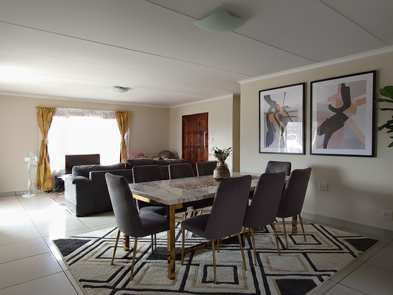 3-Bedroom Residence with Comfortable Living Space in Eldorette - Photo 6