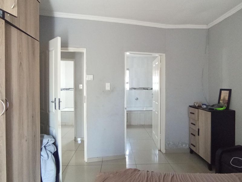 3-Bedroom Freehold Home on Spacious Stand in Amandasig - Photo 10