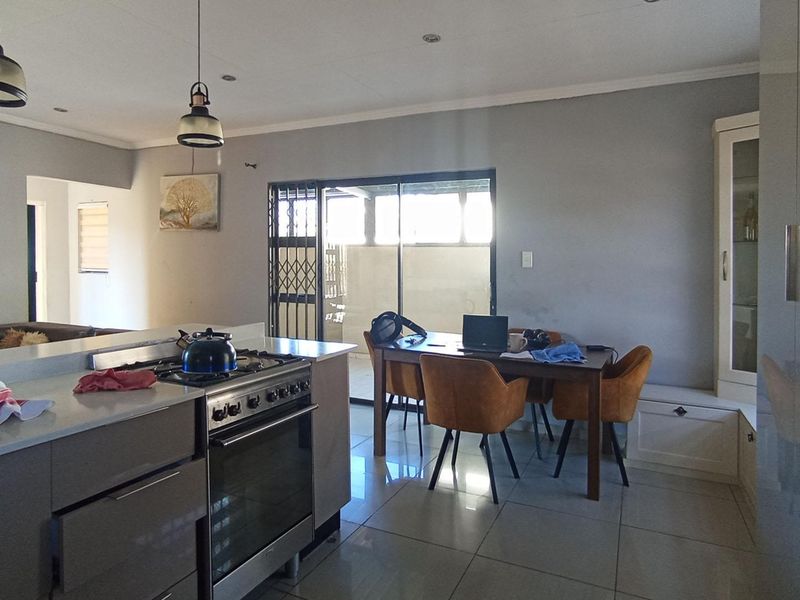 3-Bedroom Freehold Home on Spacious Stand in Amandasig - Photo 8